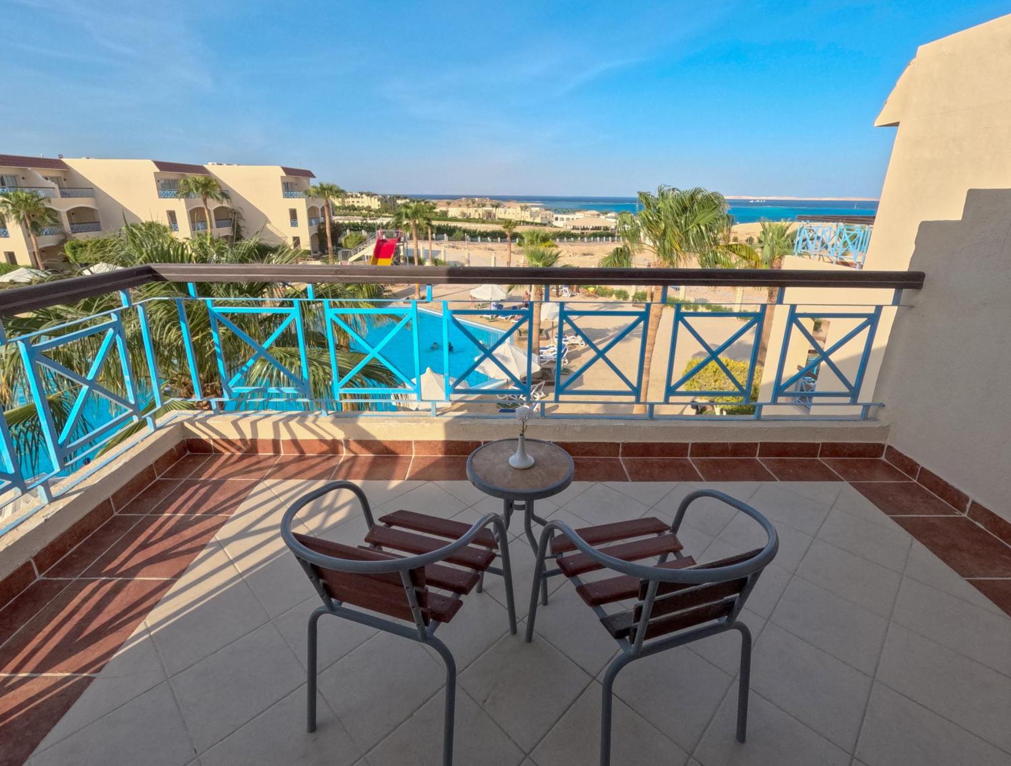 Complex Ivy Cyrene Island Aqua Park (adults Only)